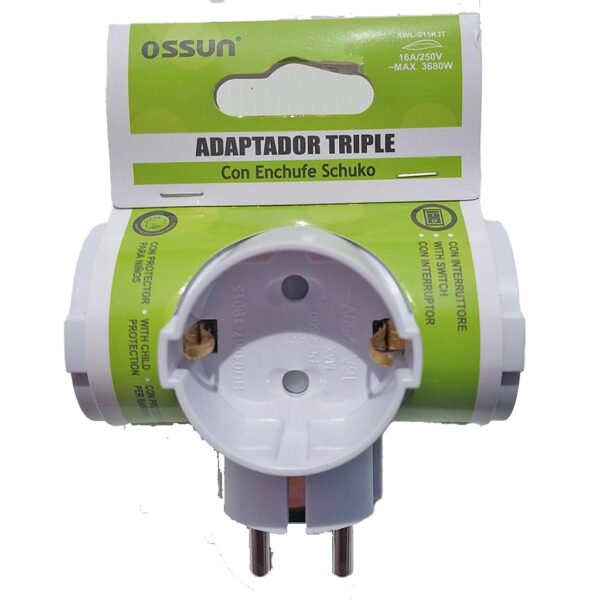 Adaptador triple con enchufe